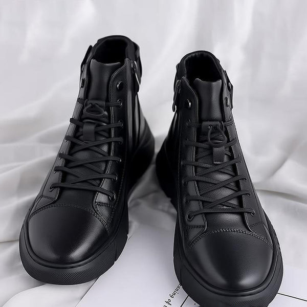 Modische Martin-Stiefel in Übergröße.