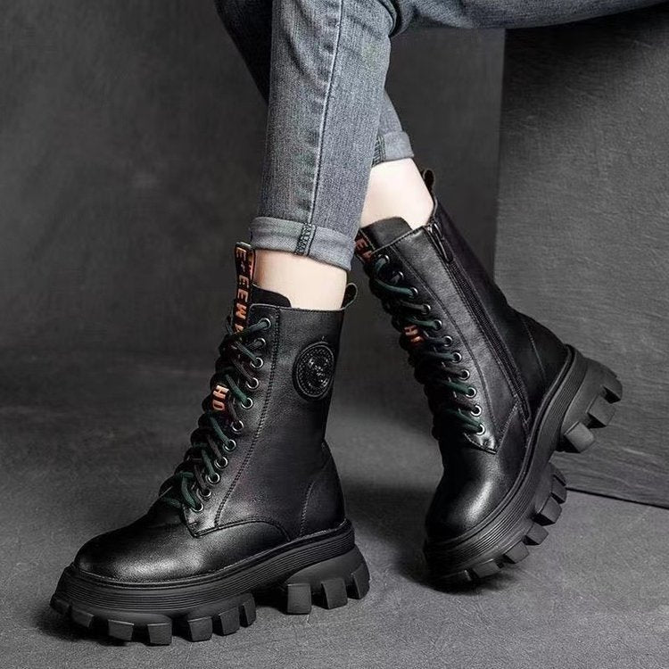 Hohe Martin-Stiefel mit dicker Sohle und Fleecefutter