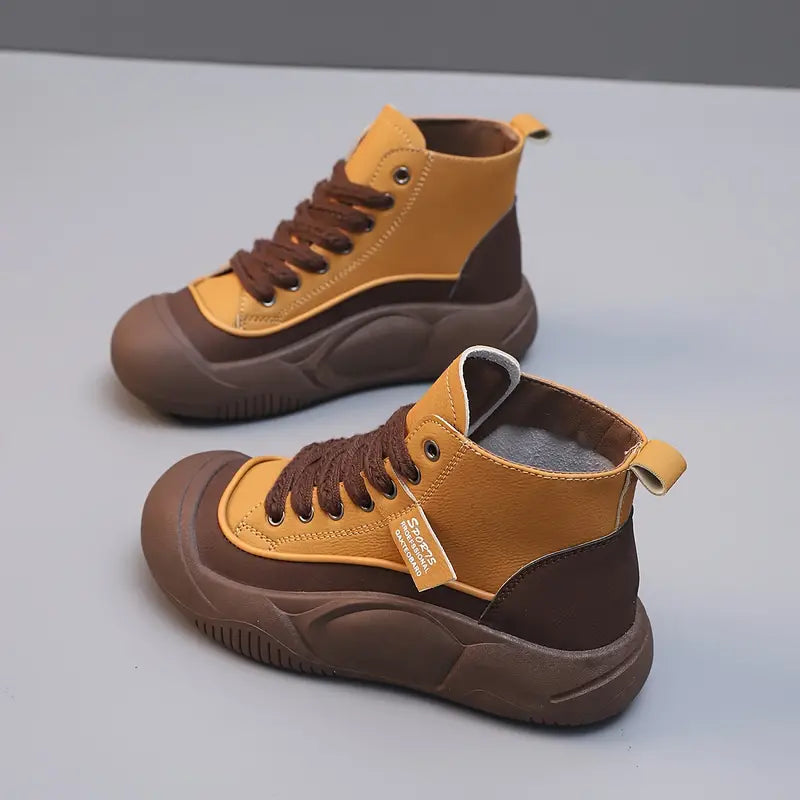 Botas altas de moda para mujer. 