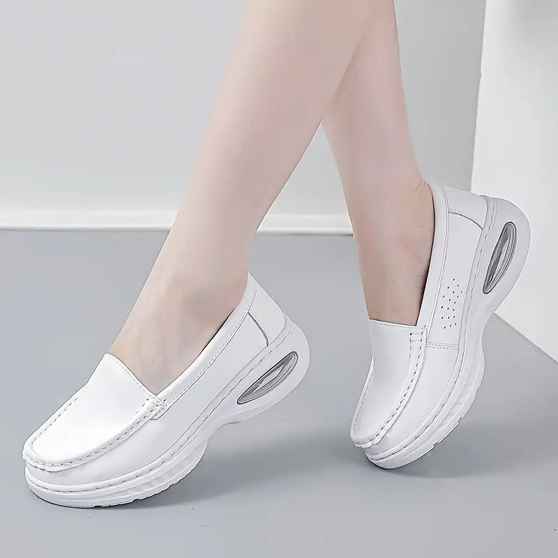 Atmungsaktive Lederschuhe mit Luftpolster.