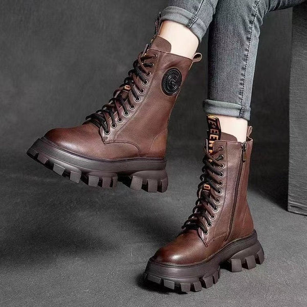 Hohe Martin-Stiefel mit dicker Sohle und Fleecefutter