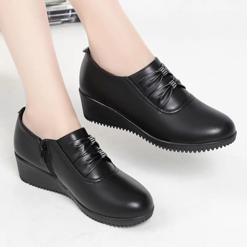 Echte Leder-Weichsohlen-Schuhe für Personen mittleren Alters