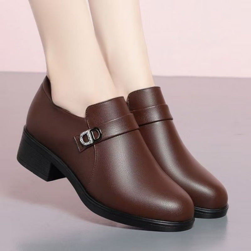 Schuhe für Mütter mittleren und höheren Alters