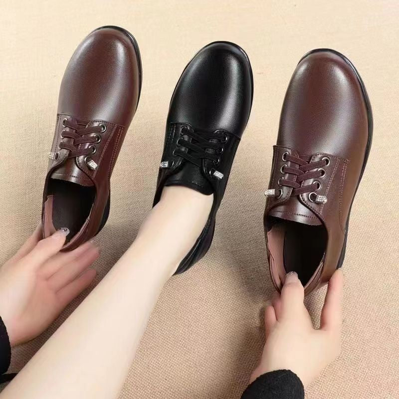 Britische Schnürschuhe aus Leder