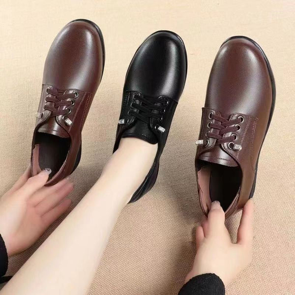 Britische Schnürschuhe aus Leder