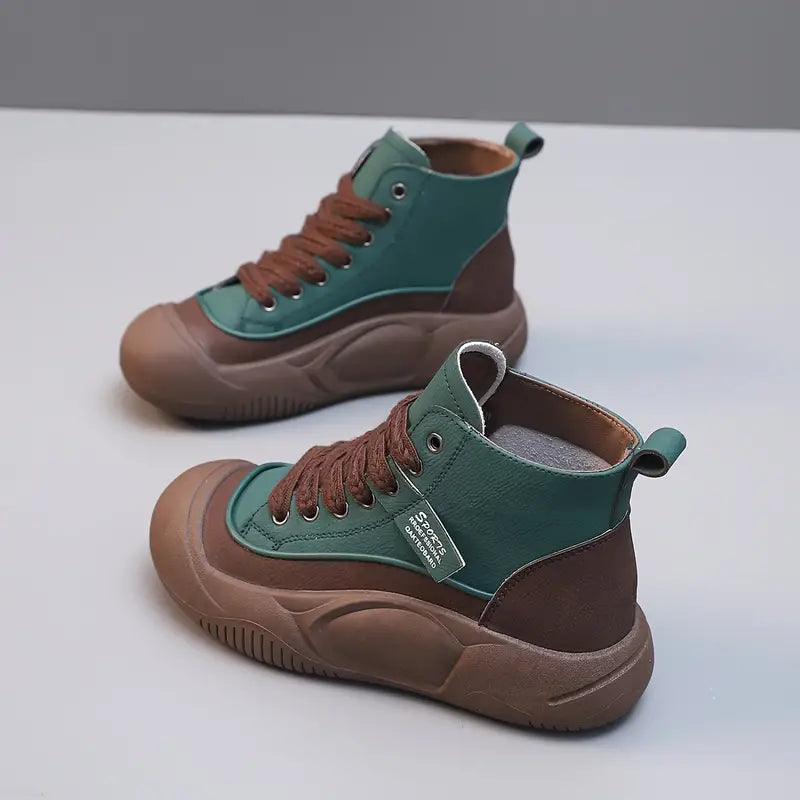 Botas altas de moda para mujer. 