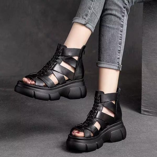 Neue Frühlings- und Sommersandalen.
