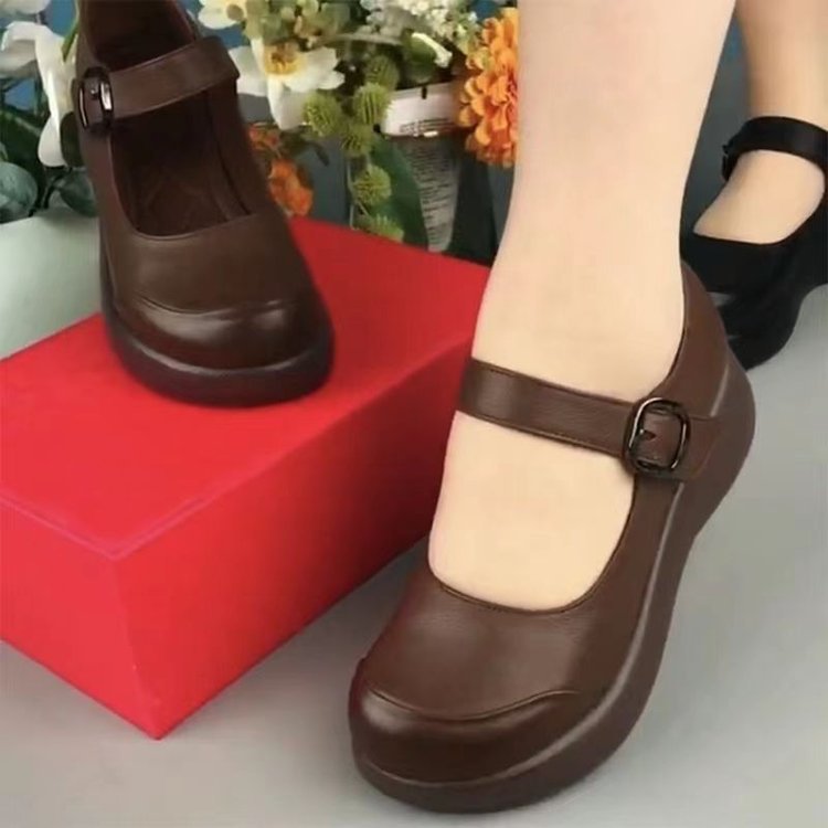 Neue Plateau-Lederschuhe