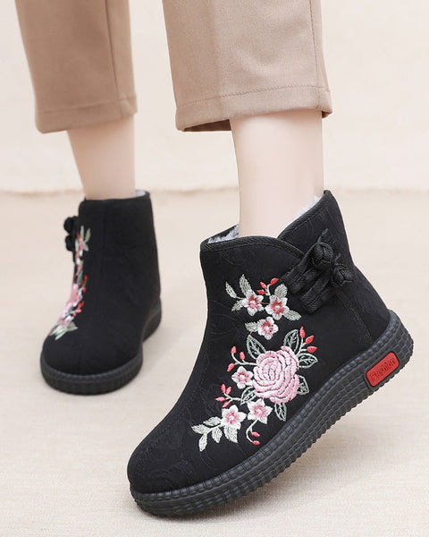 Botas de abuela bordadas a mano