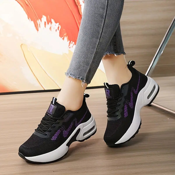 Atmungsaktive Sportschuhe.