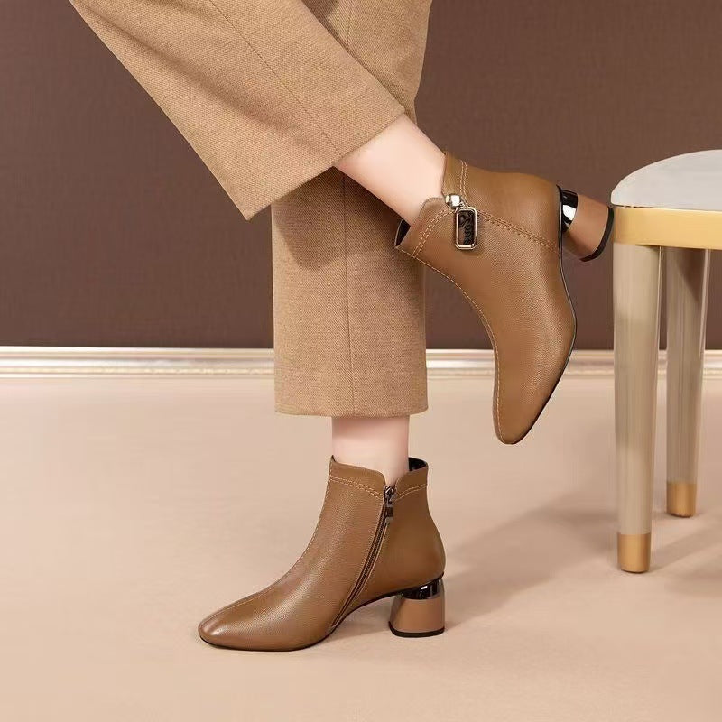 Britische Martin-Stiefel mit klobigem Absatz