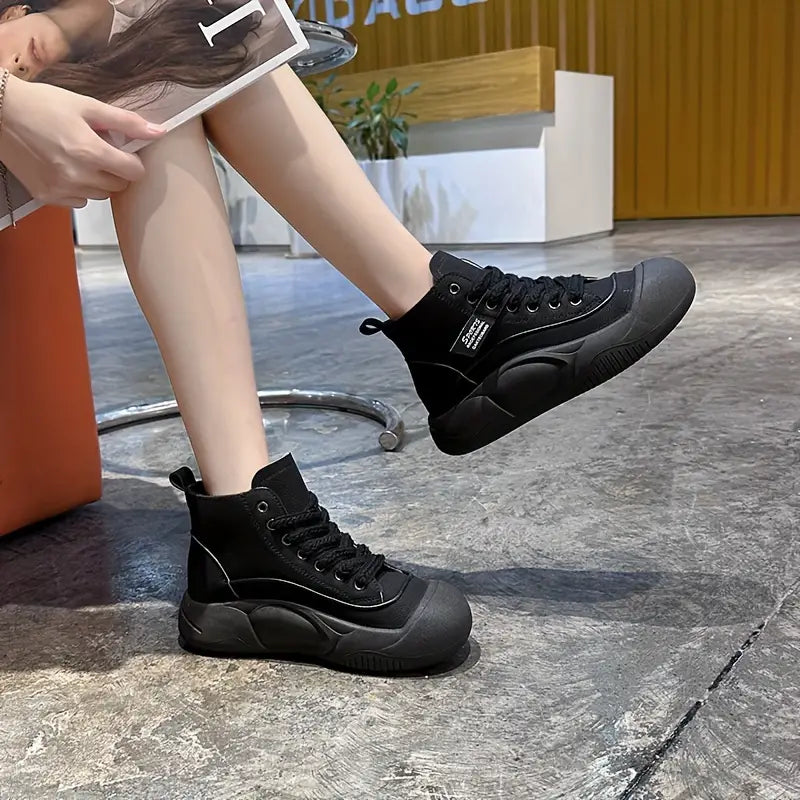 Botas altas de moda para mujer. 