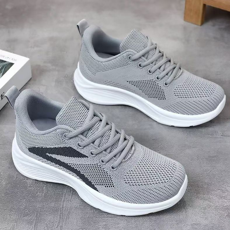 Schnürsneaker mit weicher Sohle