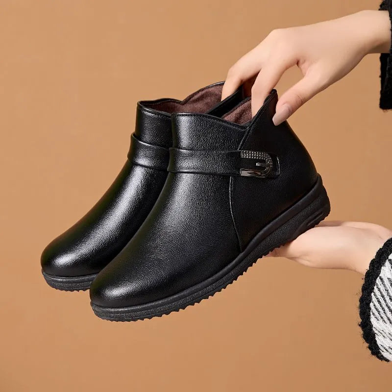 Rutschfeste, modische Winterstiefel aus weichem Leder