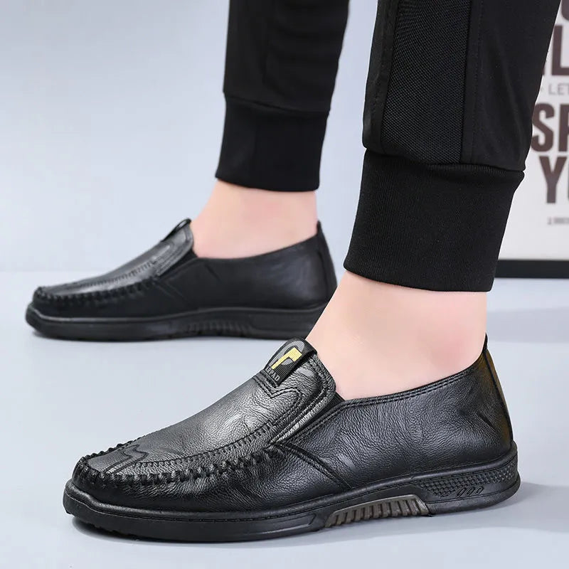Modische Herren-Lederschuhe 2025
