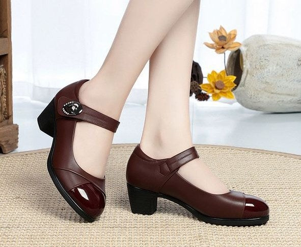 Bequeme Lederschuhe mit Blockabsatz