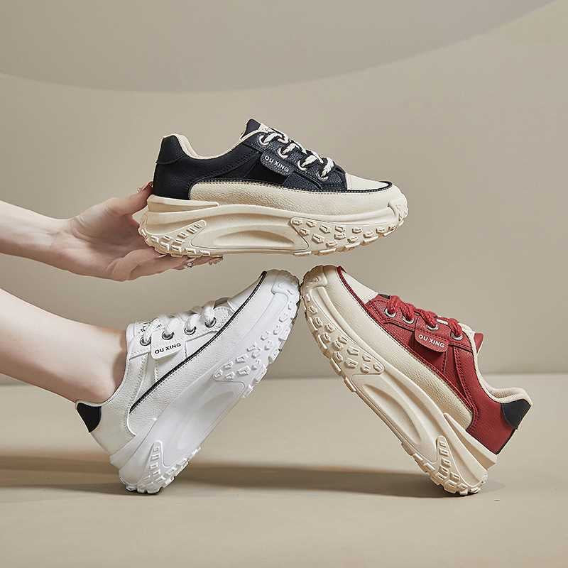 Schuhe mit hohem Plateauabsatz