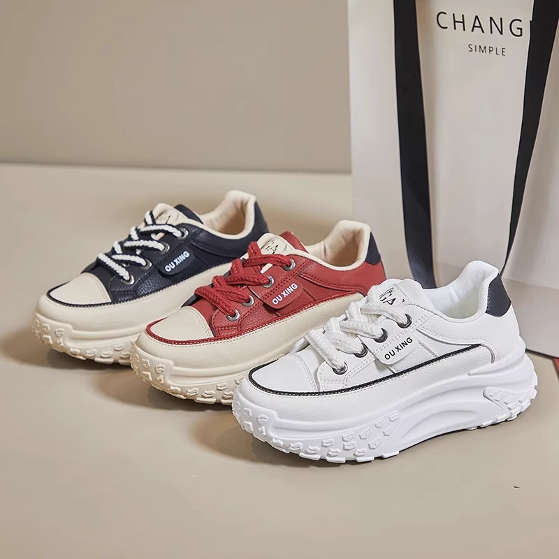 Schuhe mit hohem Plateauabsatz
