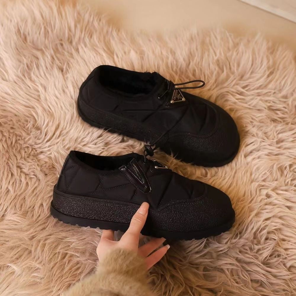 Gefütterte Freizeitschuhe aus Fleece mit elastischer Schnalle