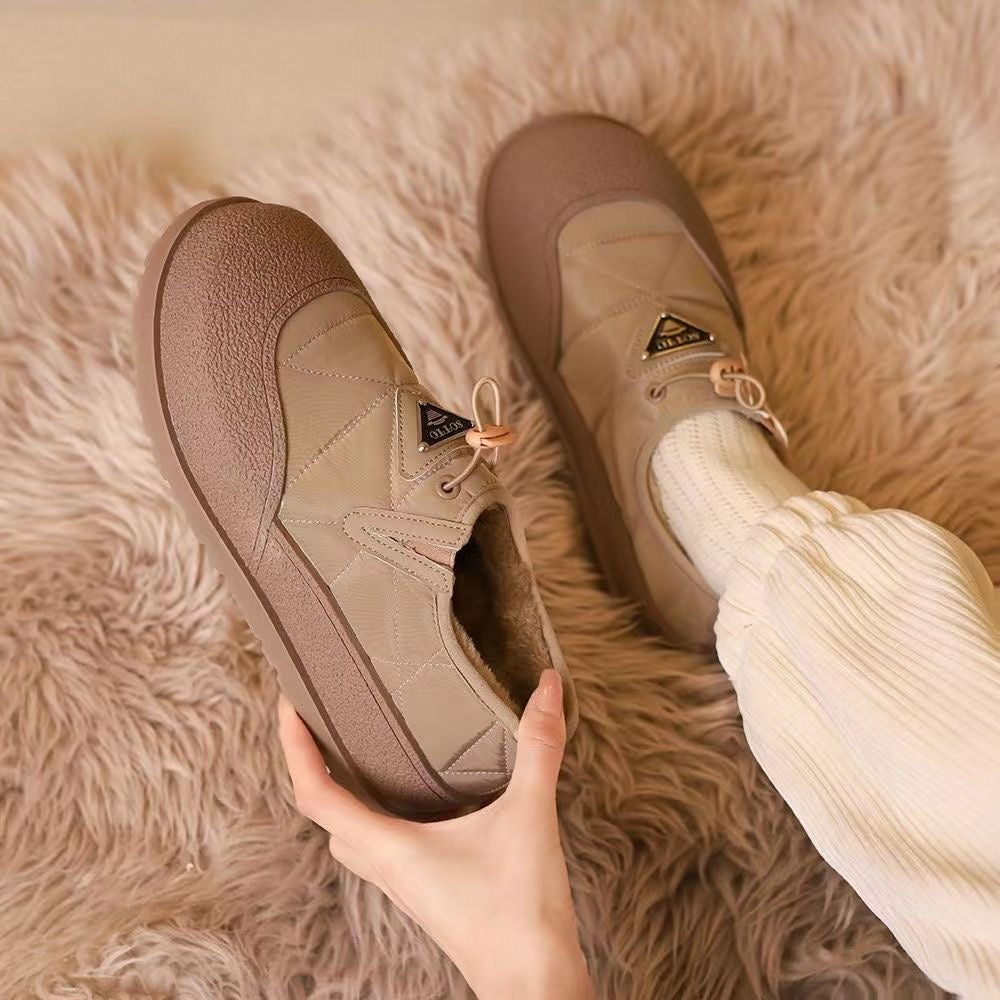 Gefütterte Freizeitschuhe aus Fleece mit elastischer Schnalle