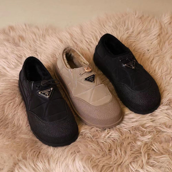 Gefütterte Freizeitschuhe aus Fleece mit elastischer Schnalle