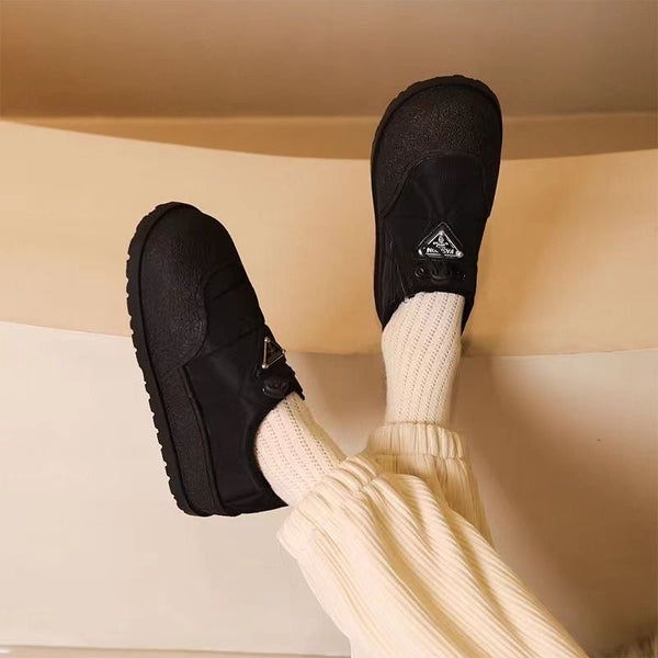 Gefütterte Freizeitschuhe aus Fleece mit elastischer Schnalle