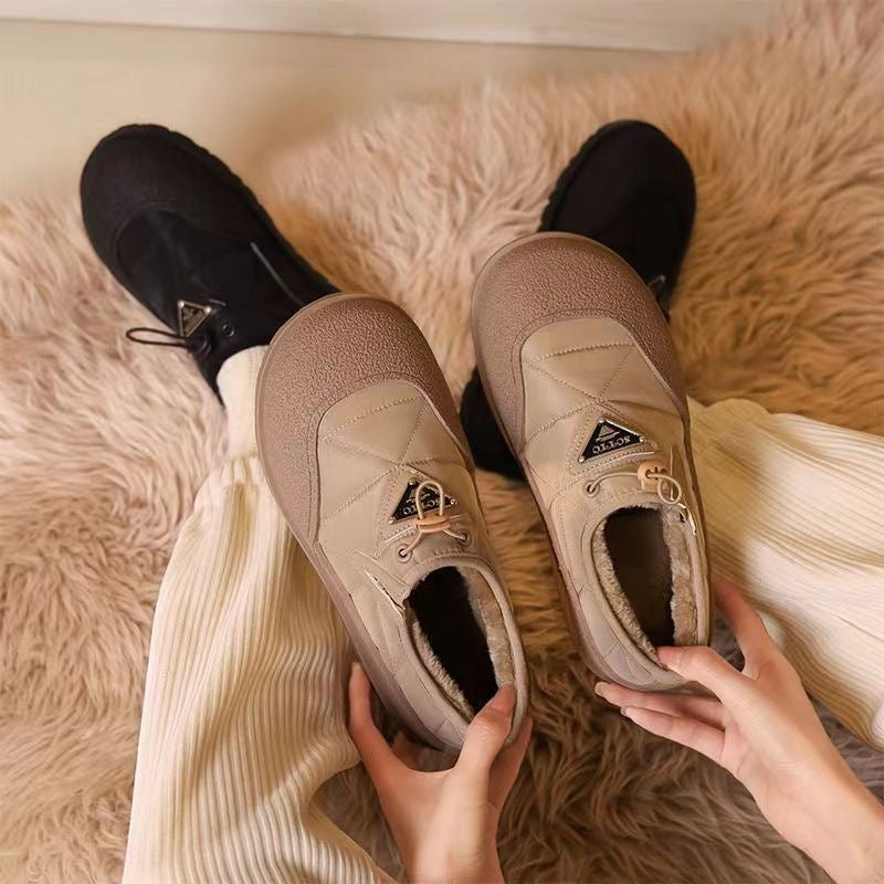 Gefütterte Freizeitschuhe aus Fleece mit elastischer Schnalle