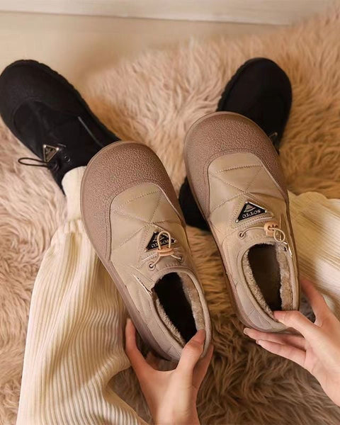Gefütterte Freizeitschuhe aus Fleece mit elastischer Schnalle