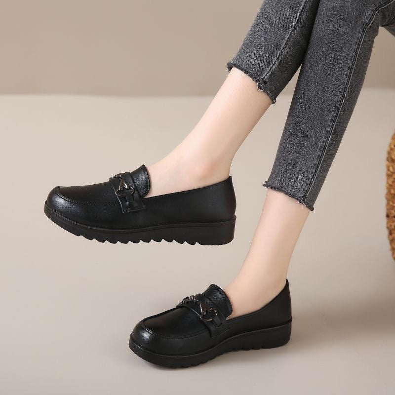 Rutschfeste weich besohlte Schuhe aus echtem Leder