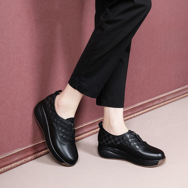 2025 Zapatos de piel a cuadros con suela blanda 