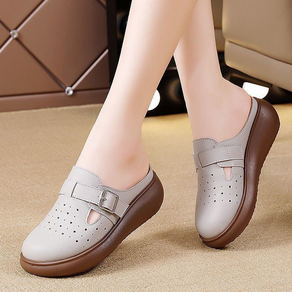 Weiche Lederschuhe mit Lochmuster
