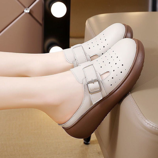 Weiche Lederschuhe mit Lochmuster