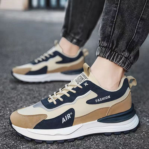 Neue modische Ledersneaker