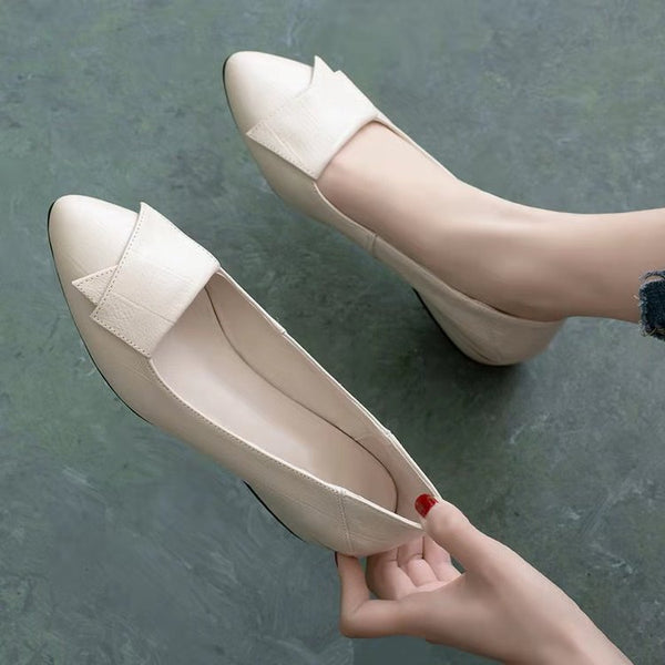 Damenschuhe mit kurzem Absatz 2025