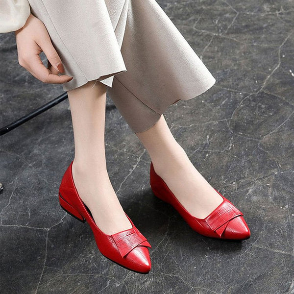 Damenschuhe mit kurzem Absatz 2025