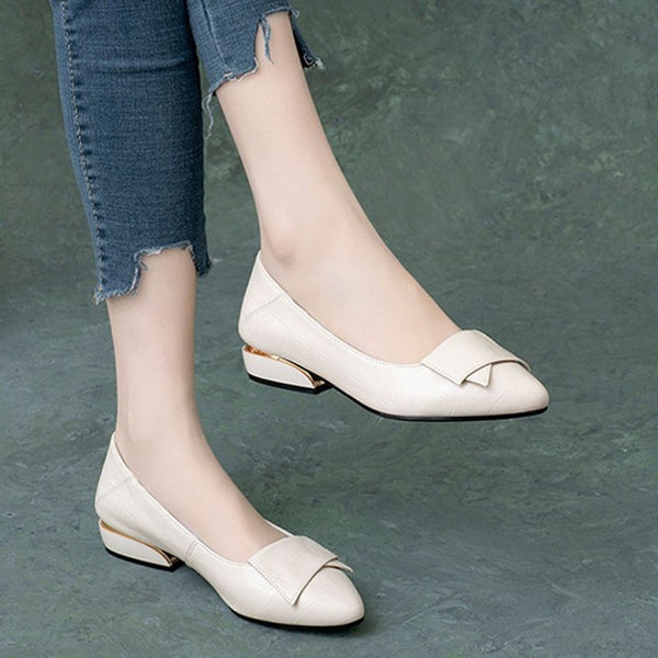 Damenschuhe mit kurzem Absatz 2025