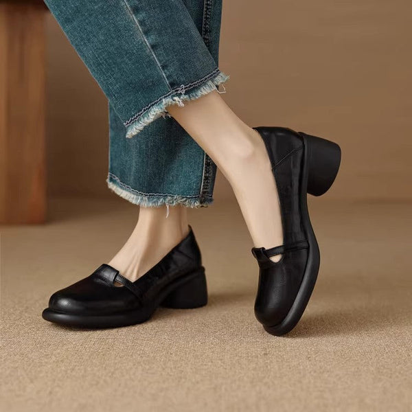 Retro-Pumps mit runder Zehenpartie und Blockabsatz