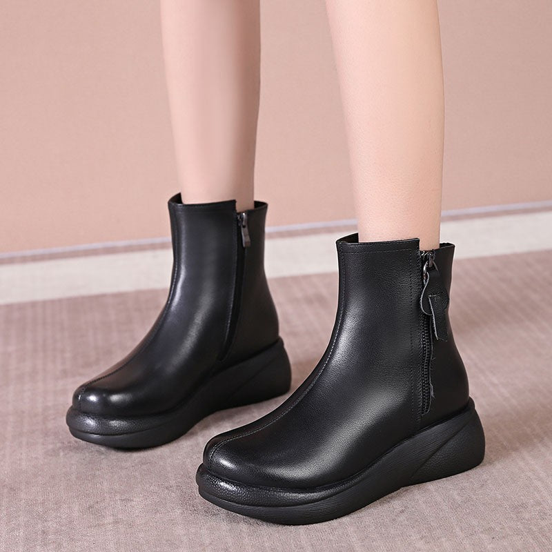 derbe Stiefel mit seitlichem Reißverschluss