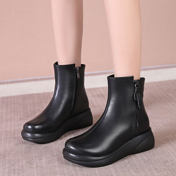 derbe Stiefel mit seitlichem Reißverschluss