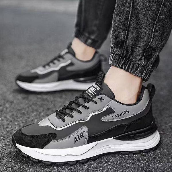 Neue modische Ledersneaker