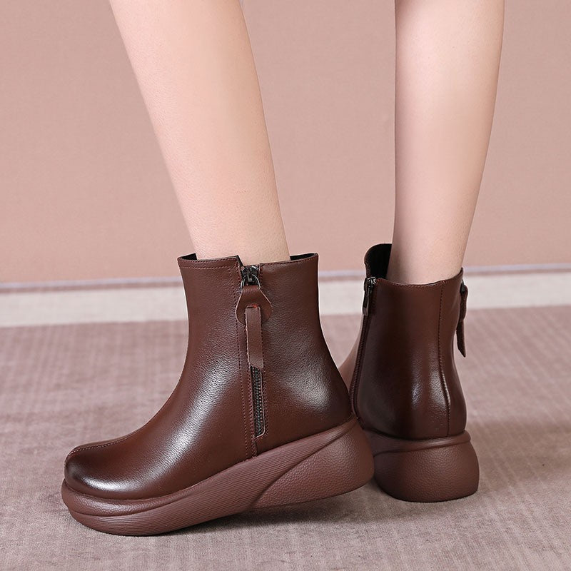 derbe Stiefel mit seitlichem Reißverschluss