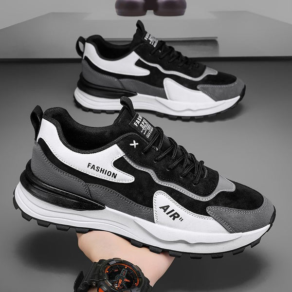 Neue modische Ledersneaker