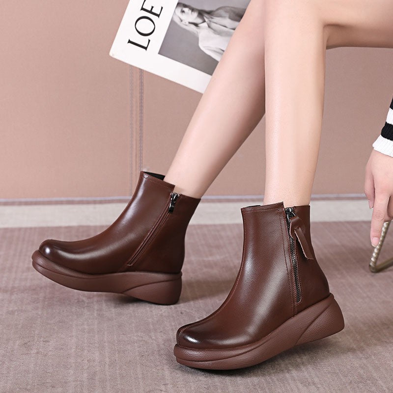derbe Stiefel mit seitlichem Reißverschluss