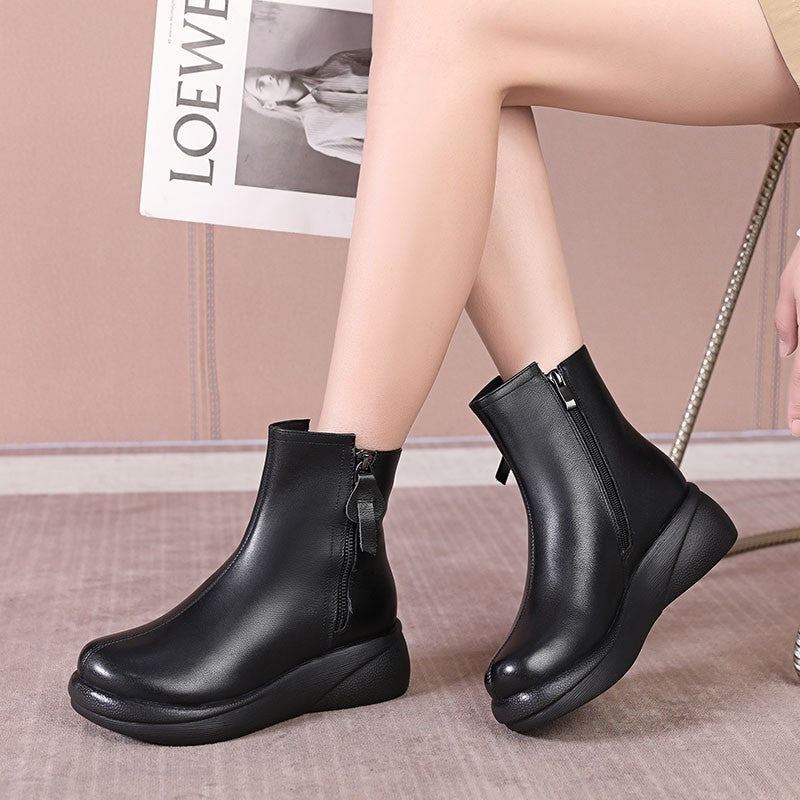 derbe Stiefel mit seitlichem Reißverschluss