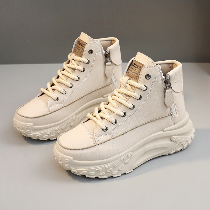 Einfarbige lässige Damensneaker.