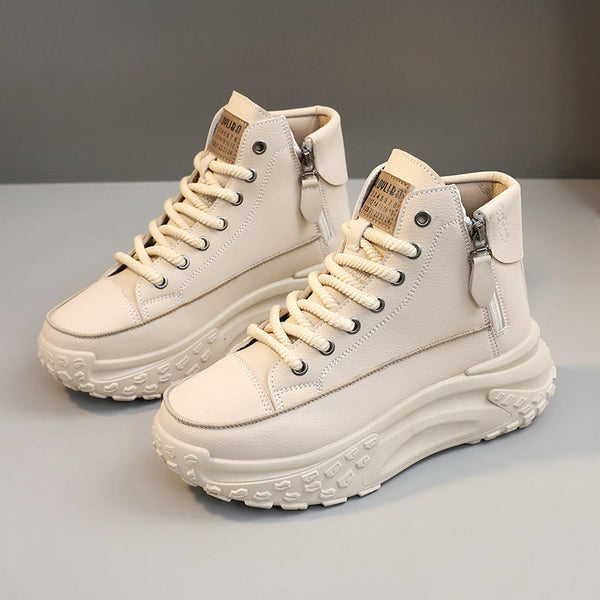 Einfarbige lässige Damensneaker.