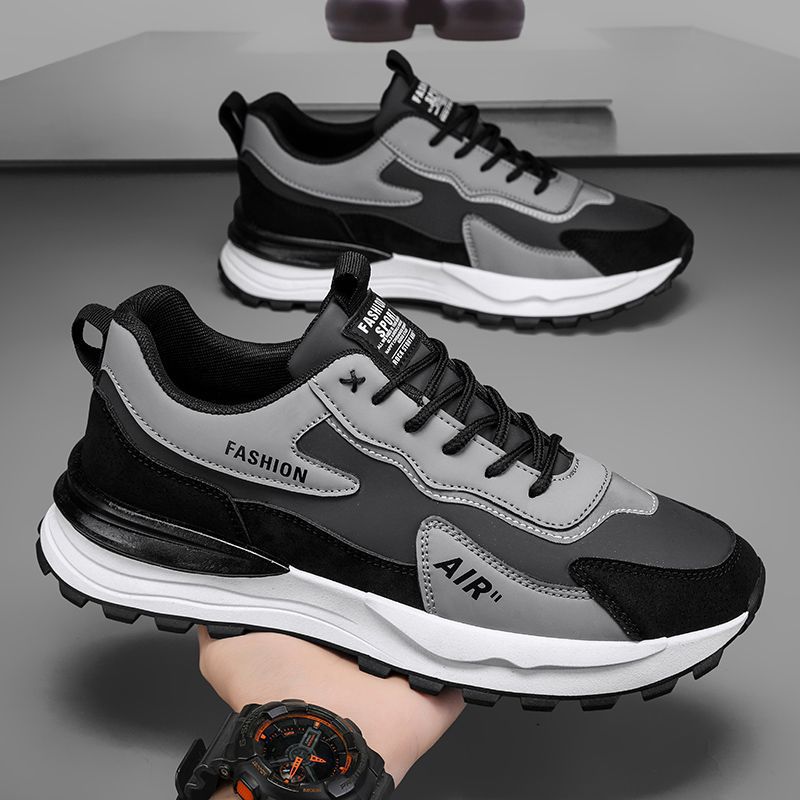 Neue modische Ledersneaker