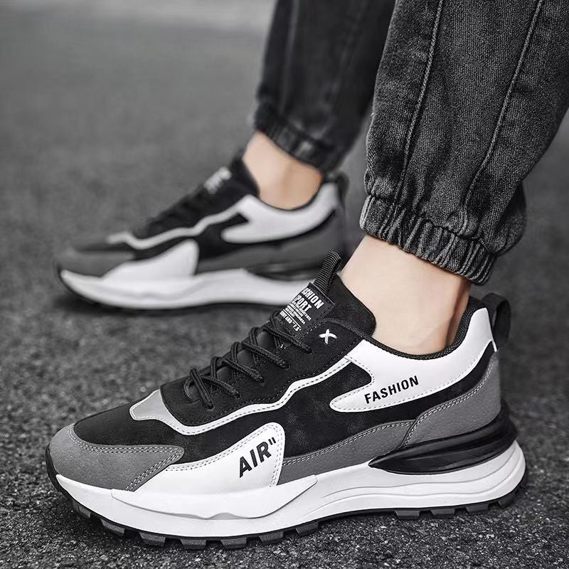 Neue modische Ledersneaker