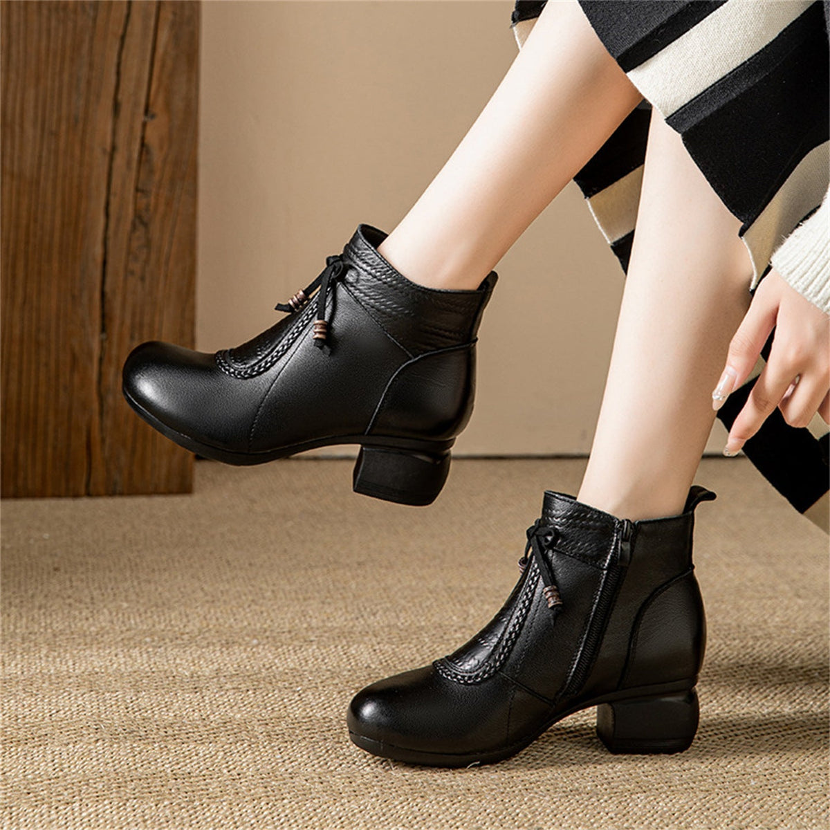 Echtleder-Stiefeletten mit niedrigem Absatz